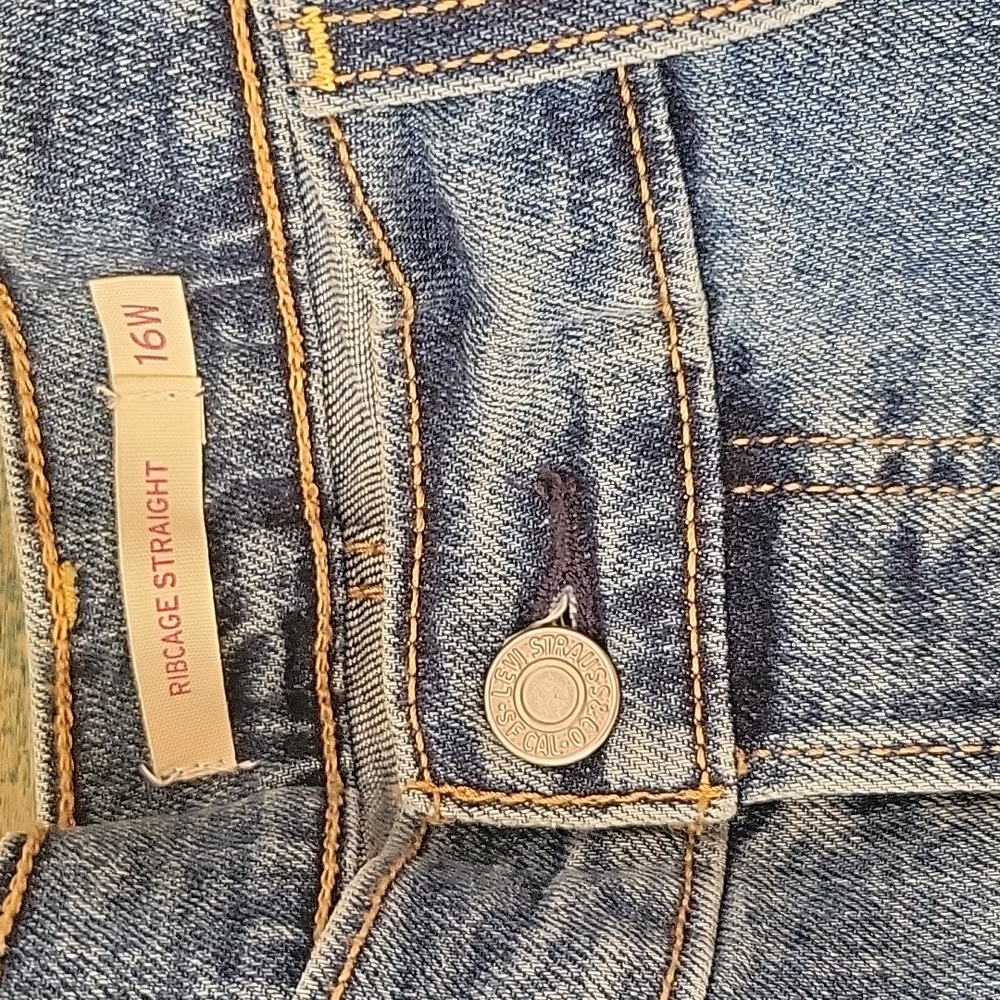 Levi's Ribcage Straight - Picture 4 of 13